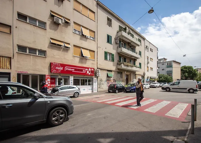 公寓 Mediterranean Bliss Near Old Town And