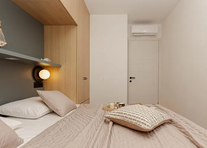 Mediterranean Bliss Near Old Town And