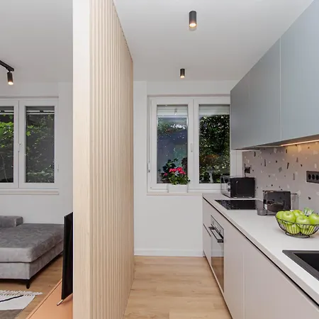 Apartment Mediterranean Bliss Near Old Town And